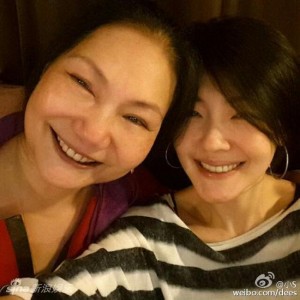 小S母女撞脸合影笑容灿烂 调侃：老娘爱你(图)