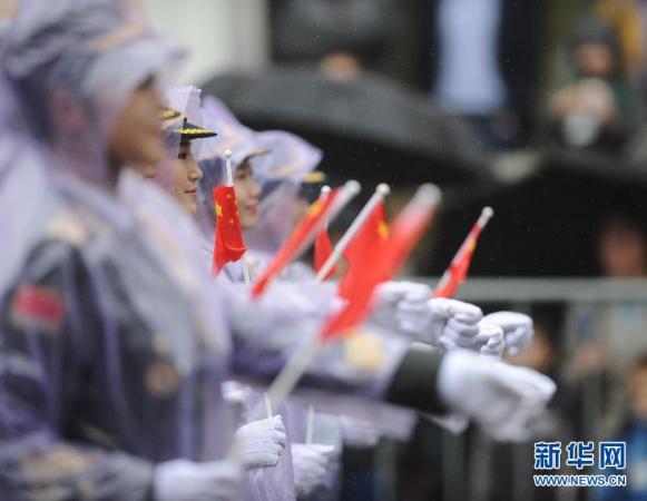 中国仪仗队女兵莫斯科红场演帅气枪操引尖叫(图)