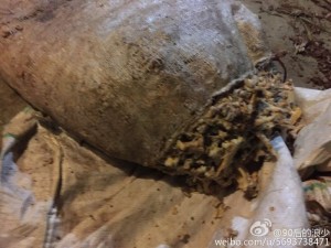 心太黑!他们竟用这样的骨头给中学食堂熬汤(组图)