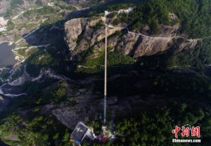 堪称中国建筑奇迹：这桥面全改玻璃是什么体验