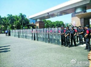 华为、中兴深圳一级供货商倒闭 千人围堵政府(图)