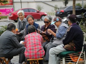 赴美"老漂族"日趋壮大 儿孙相伴仍感孤独(组图)