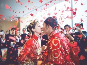 黄晓明婚礼约40张花絮照曝光 揭开爱妻头纱(图)