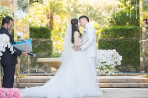 凤姐再“开炮”！谈奶茶妹妹大婚：屌丝心碎(图)