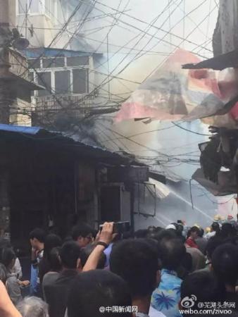 芜湖爆炸餐馆无营业执照 死17人中14人为学生(图)