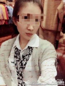 骑车女子被的士司机突然开门撞倒 遭公交碾死(图)