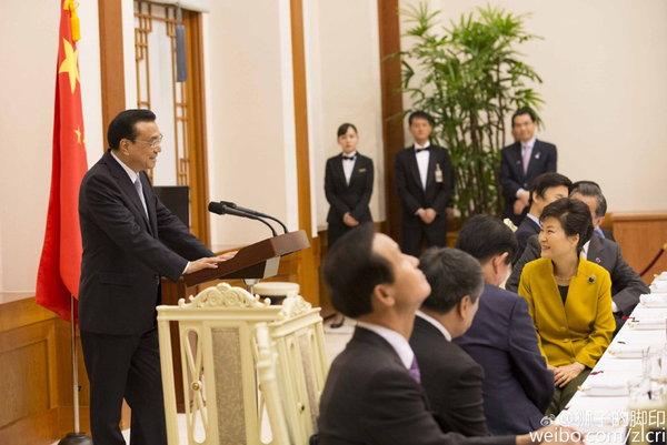 李克强谈访韩：就像去邻居家串门，聊嗨了