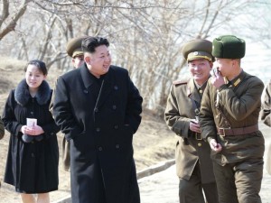 有一人硬闯阅兵主席台 连金正恩也无奈(图)