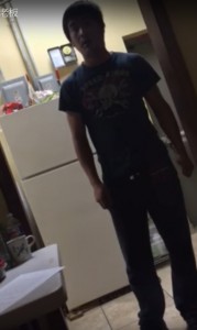 中餐馆华裔老板怒炒夫妻工 视频网络疯传(视频)