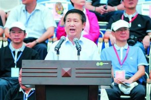 广西柳州市长坠江身亡 目击者:  系翻越护栏跳水