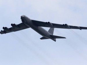 五角大楼：B-52并非故意贴近中国岛礁飞行