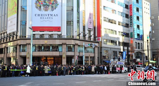 惊！日本东京银座苹果店遭爆炸威胁(图)