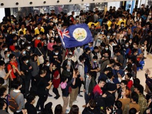 内地学者：香港永远不可能回避祖国(图)