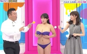 日本女星示范巨胸藏麦 指原莉乃羡慕：好重又软