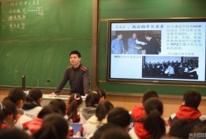 日本教师走进南京中学课堂讲抗战历史(高清组图)