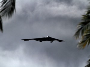 B-52再巡南海 美国为何气短忙认错？(图)