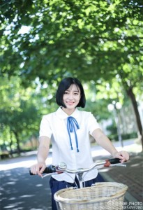 纯真萌妹子竟是公安大学校花~清新制服照帅瞎眼