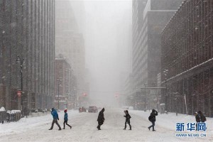 美国暴风雪致30人丧生 副总统出访回国后无法回家