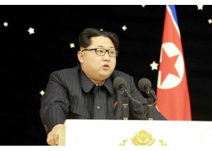 金正恩摆射星庆功宴 李雪主陪同亮相(高清组图)