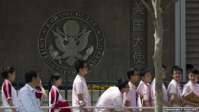 越来越多的中国留学生 在美国信仰基督教