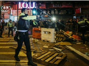 香港暴乱再升级 停车场被纵火爆炸十多次(图)