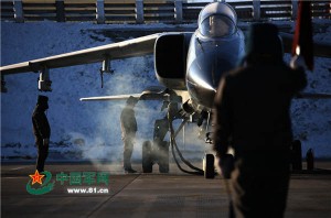 西部战区空军跨昼夜出动 重型歼轰机现身(组图)