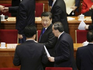 八卦：习近平耳语内容再引猜测 惊现八字真言(图)