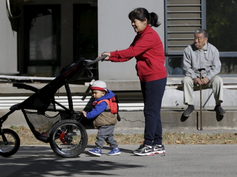 北京再婚夫妻可生三孩 产假最多7个月(图)