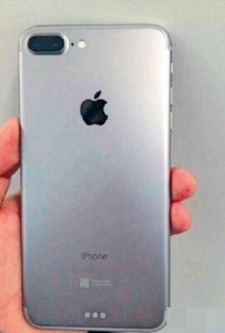 iPhone 7 Plus谍照：双摄像头背后3个金属点(图)