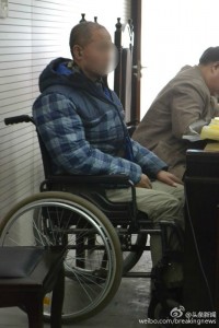 男子早高峰乘地铁被挤致残 索赔190万(图)