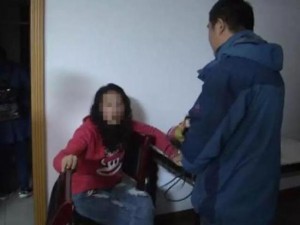 女子出轨被丈夫现场抓包 称不要房子要离婚(组图)