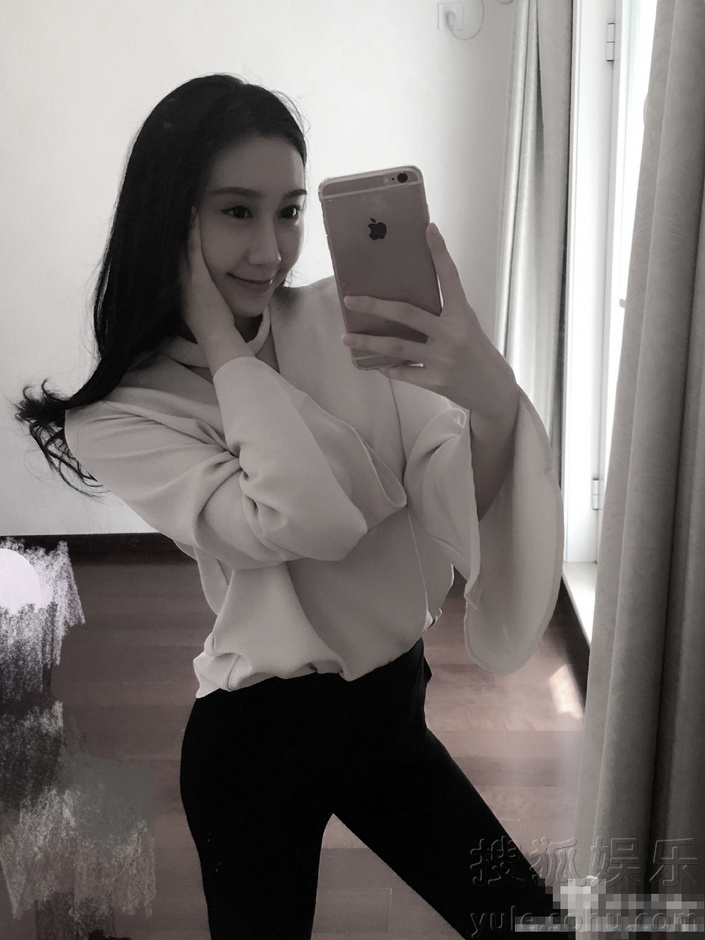 清纯靓丽美美哒！水均益23岁女儿近照曝光(组图)