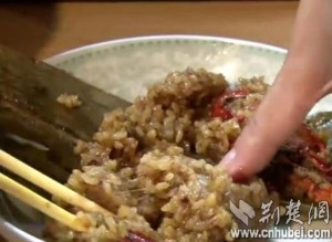 网友曝端午节黑暗料理新作：小龙虾粽(图)