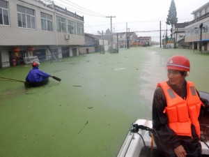 央视抗洪造假遭打脸 被轰煽情无底线(图)