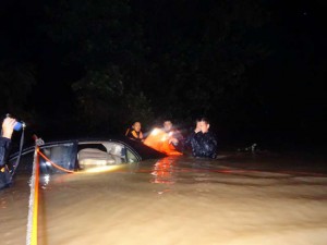 新一轮强降雨袭击安徽 因灾死亡人数达13人(组图)