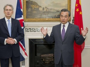 新首相致函习李 英外交官急赴北京求见王毅(图)