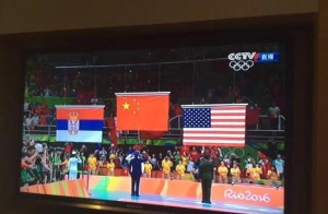 中国女排荣耀时刻 巴西又用错了五星红旗(图)