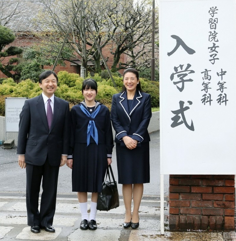 又到开学季 晒晒政坛慈父慈母送孩子上学照(组图)