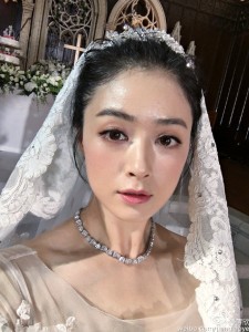 蒋欣晒婚纱照 娱乐圈打拼多年终演女一号(图)