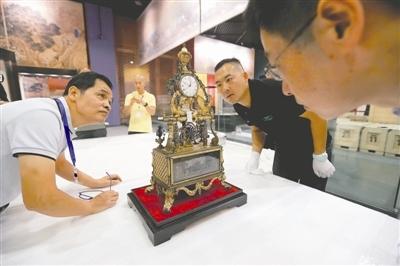 乾隆文物展在成都揭开神秘面纱 300年的时光开箱