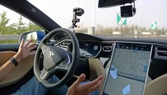 特斯拉首例自动驾驶致死原来发生在中国？(组图)