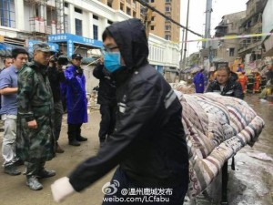 浙江温州民房倒塌 搜救出13人8人已死亡(图)