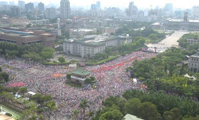 台湾民调：蔡英文满意度继续跌至37.6%(图)