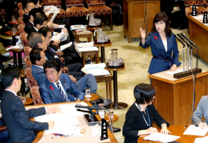 日本女防相国会答辩错误不断 张口就是"中国战舰"