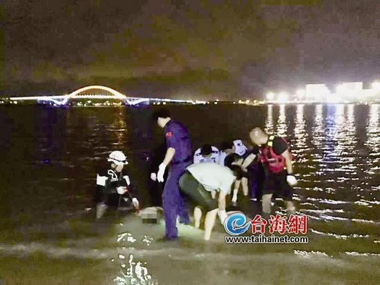 福建海域发现两具浮尸 死者一男一女绑在一起(图)