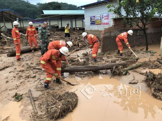 云南景洪特大洪水 已致3人受伤132人被困(图)