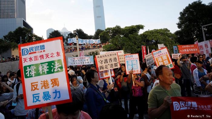 香港数万人集会 反港独撑释法支持北京(组图)