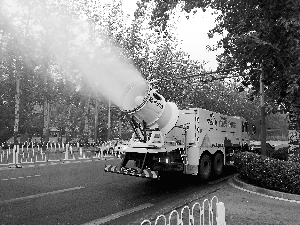 "除霾神器"亮相北京街头 服务于使馆区等区域(图)