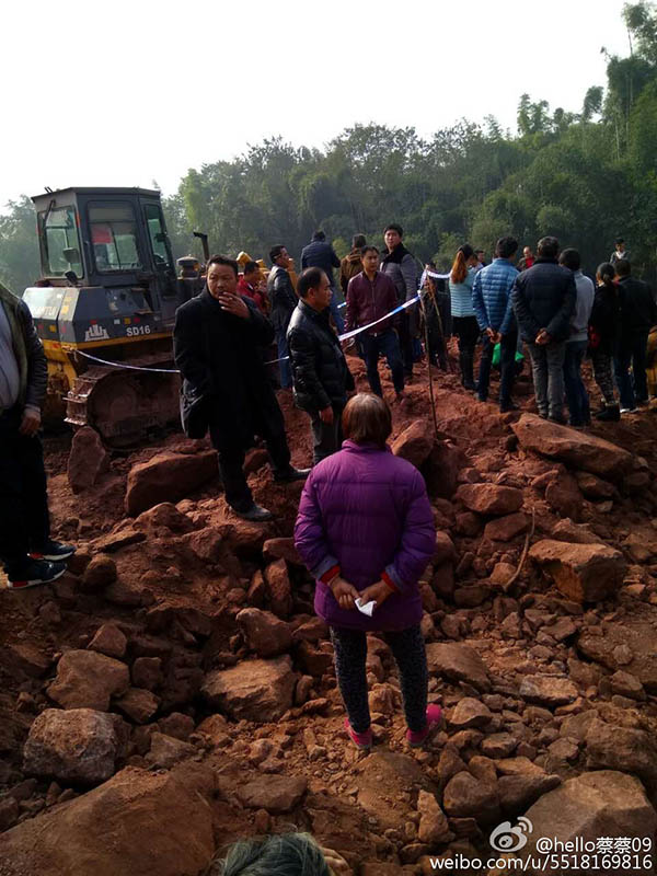 四川一村民疑因反对占地 遭推土机活埋身亡(图)