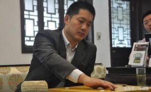 不顾反对娶大8岁二婚师姑 棋坛神雕侠侣很幸福